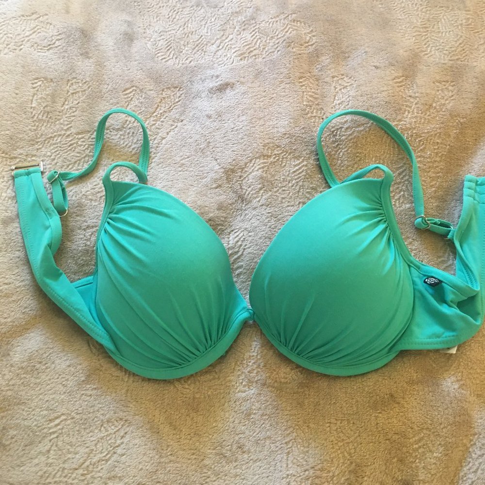 NWOT la Vie en Rose Aqua green bikini top Size M